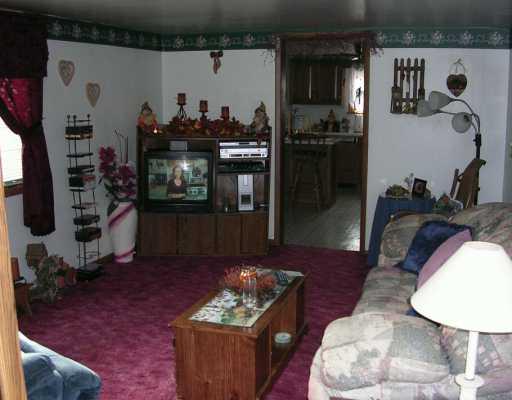 106 Dutchtown Road Butler, PA 16002 - Photo 3 of 8 Living Room.
