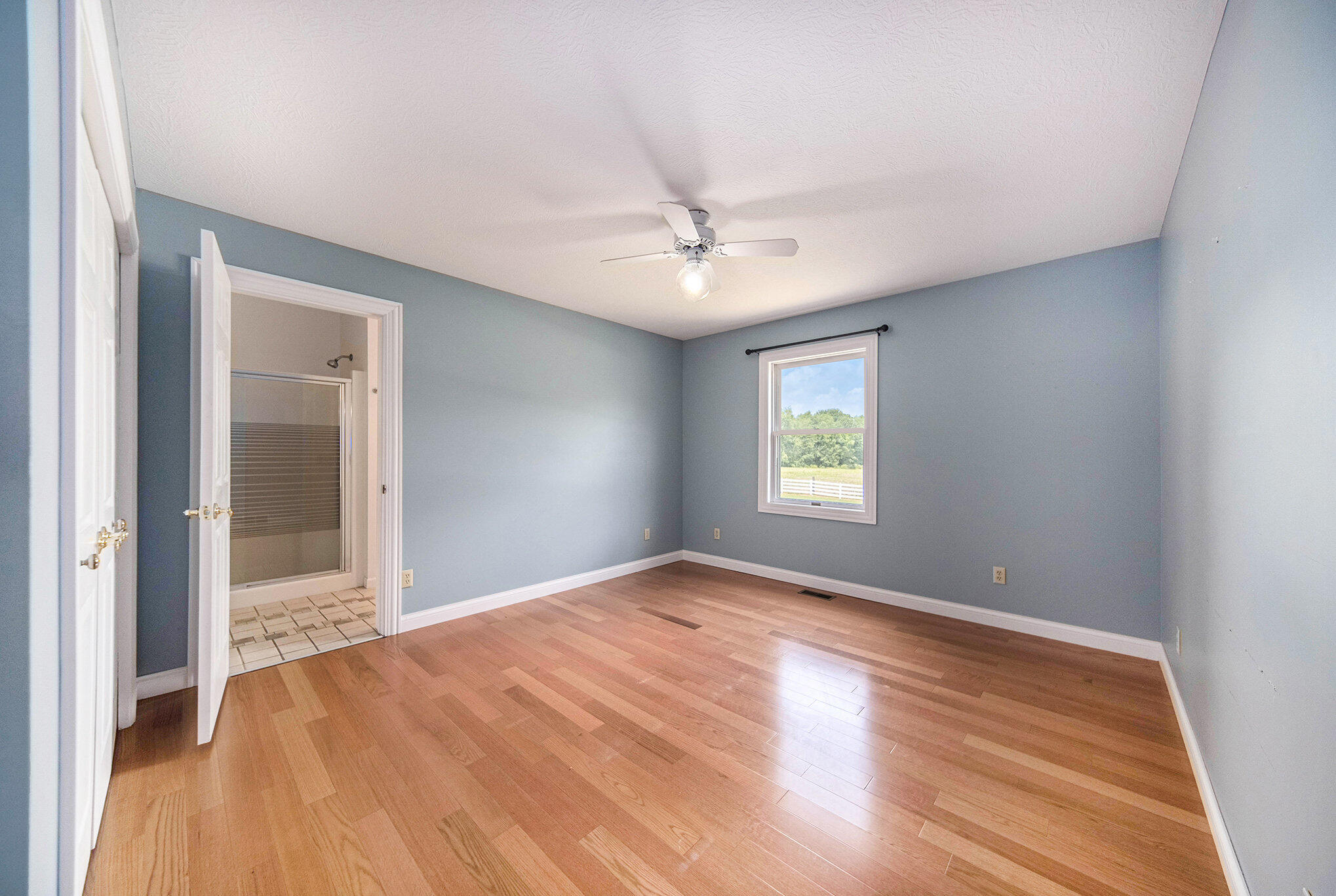 6990 Kennedy Road Munith, MI 49259 - Photo 12 of 43 Primary Bedroom