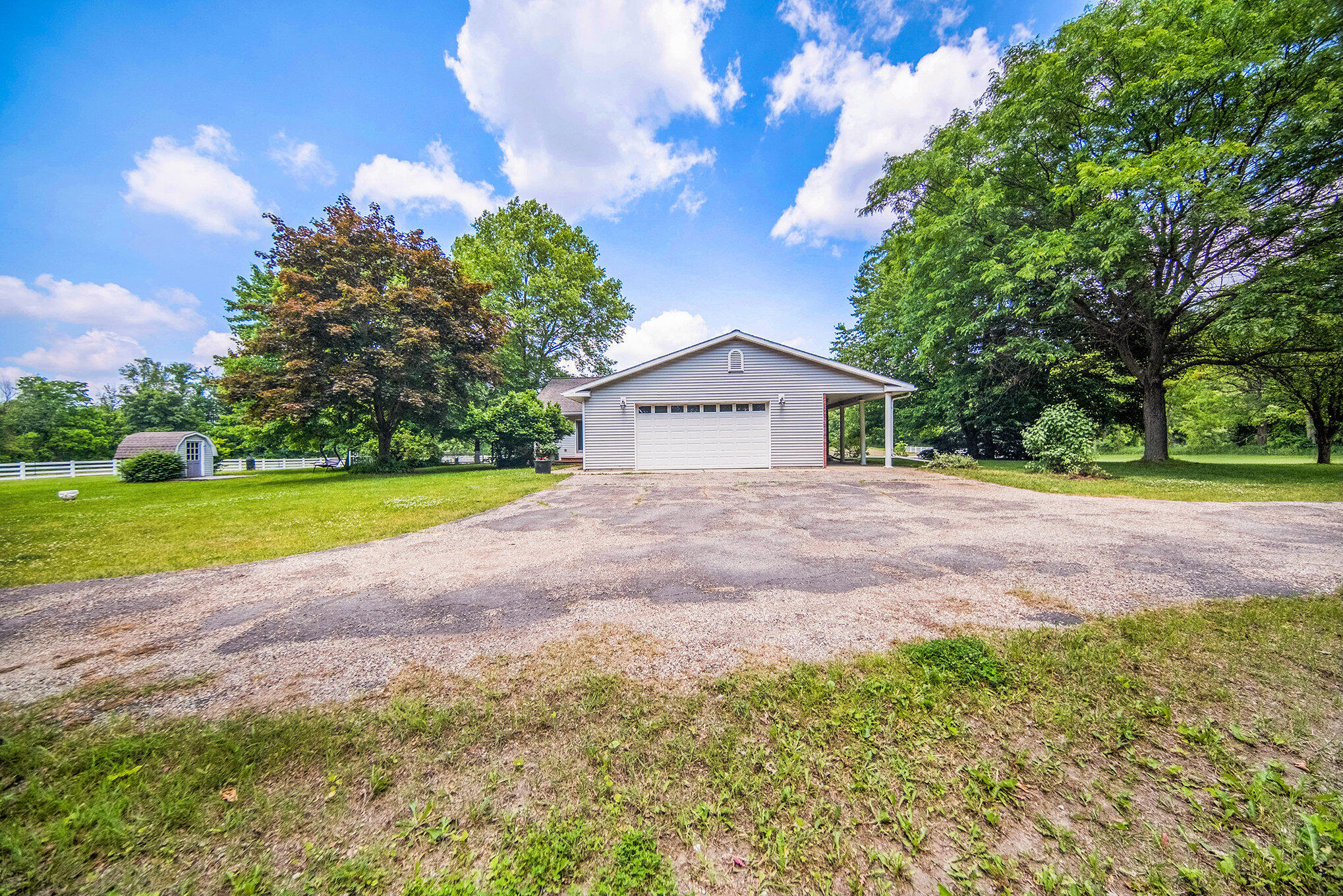 6990 Kennedy Road Munith, MI 49259 - Photo 18 of 43 Garage & Front Porch