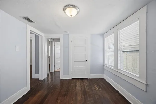 $329,000 | 106 West Crest Avenue, Tampa, FL 33603