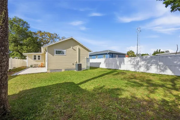 $329,000 | 106 West Crest Avenue, Tampa, FL 33603