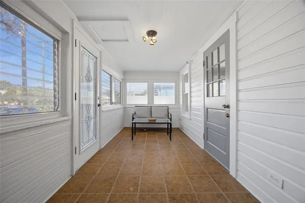 $329,000 | 106 West Crest Avenue, Tampa, FL 33603