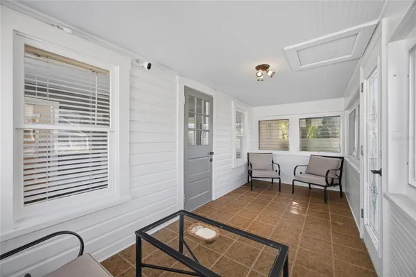 $329,000 | 106 West Crest Avenue, Tampa, FL 33603