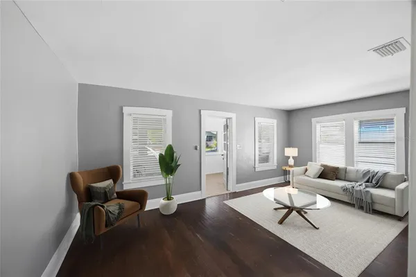 $329,000 | 106 West Crest Avenue, Tampa, FL 33603