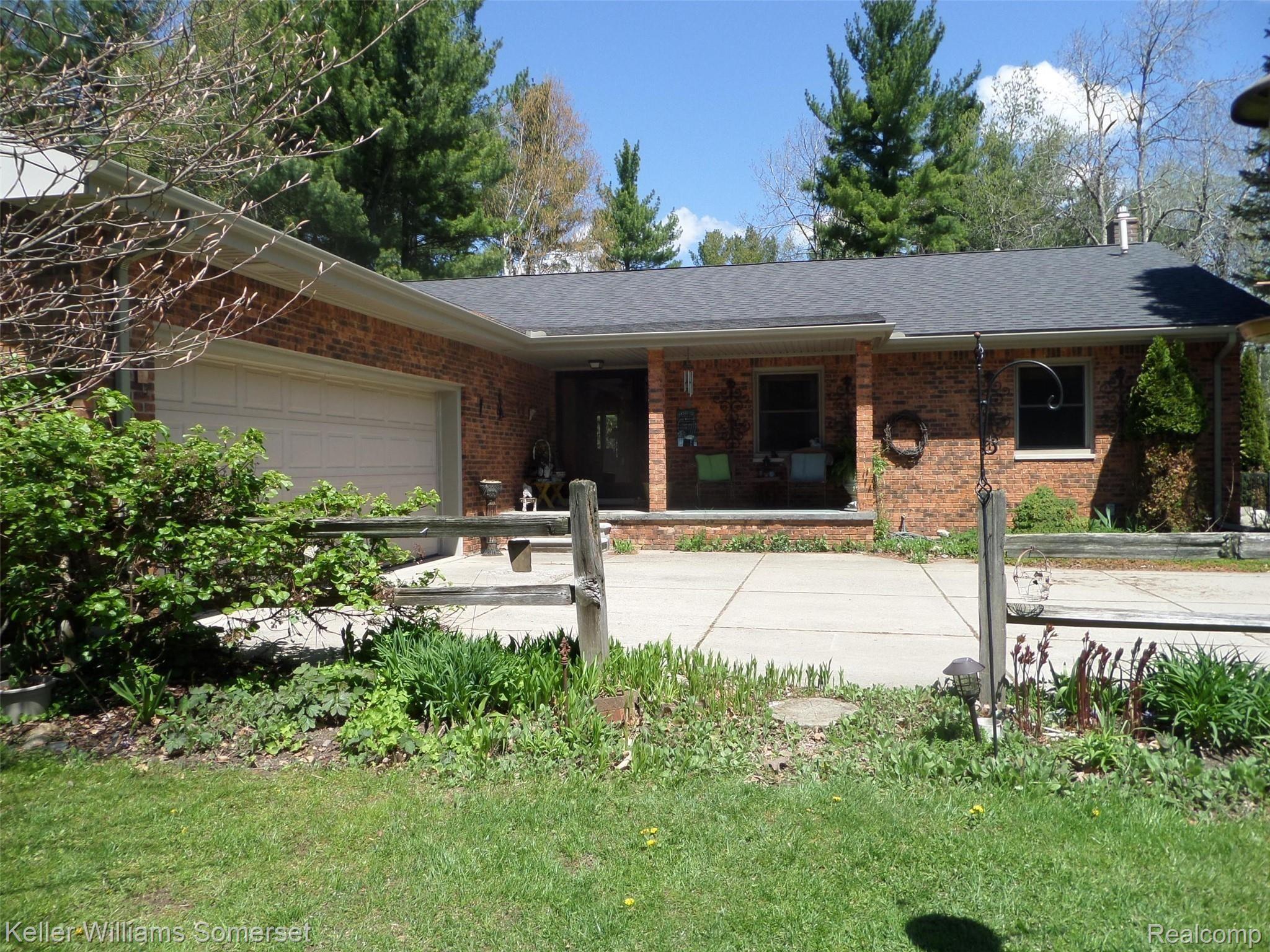 200 Gilmour Road Leonard, MI 48367 - Photo 1 of 32 SAM_0935.JPG