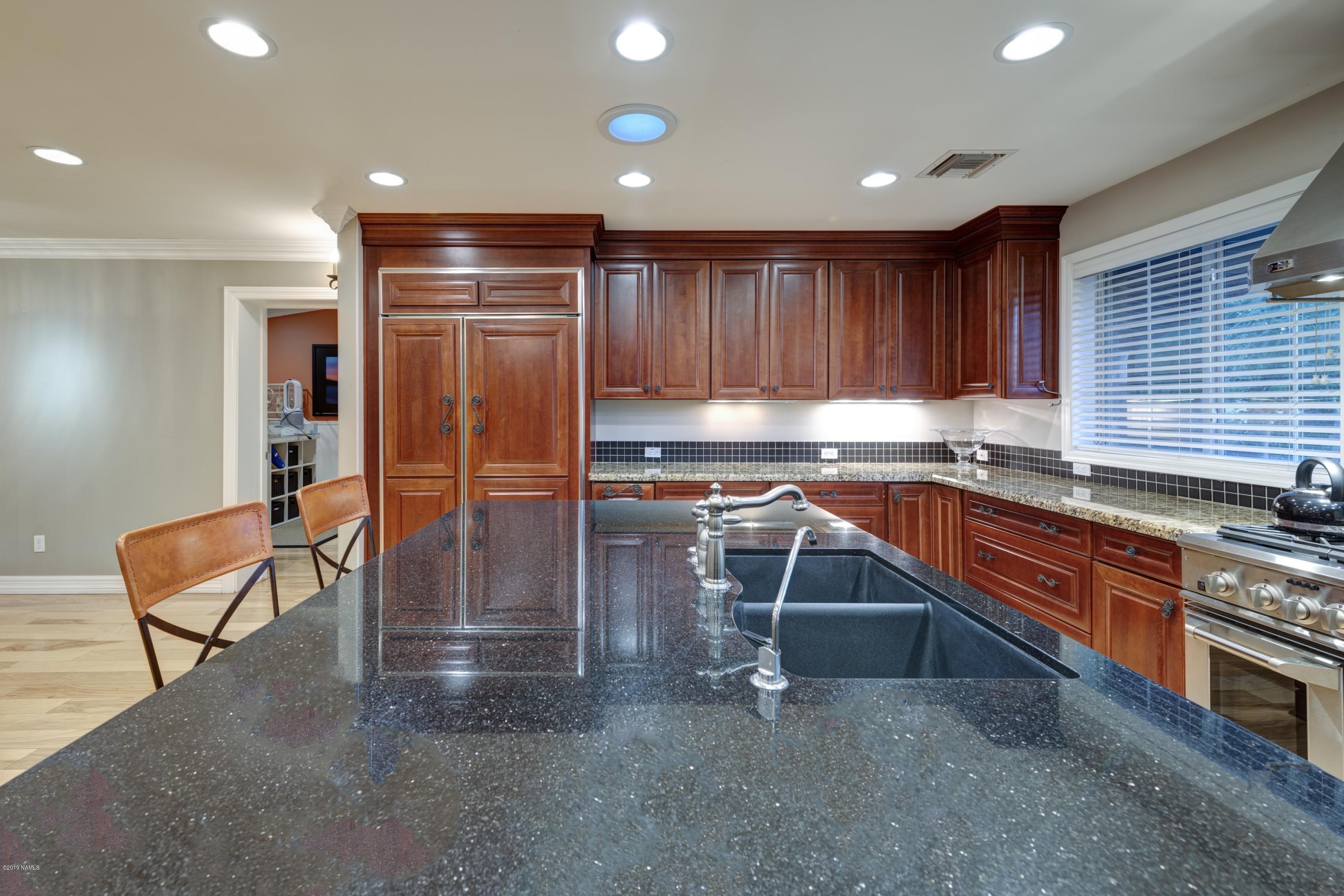 4610 East Cheery Lynn Road Phoenix, AZ 85018 - Photo 12 of 39 011_Kitchen II