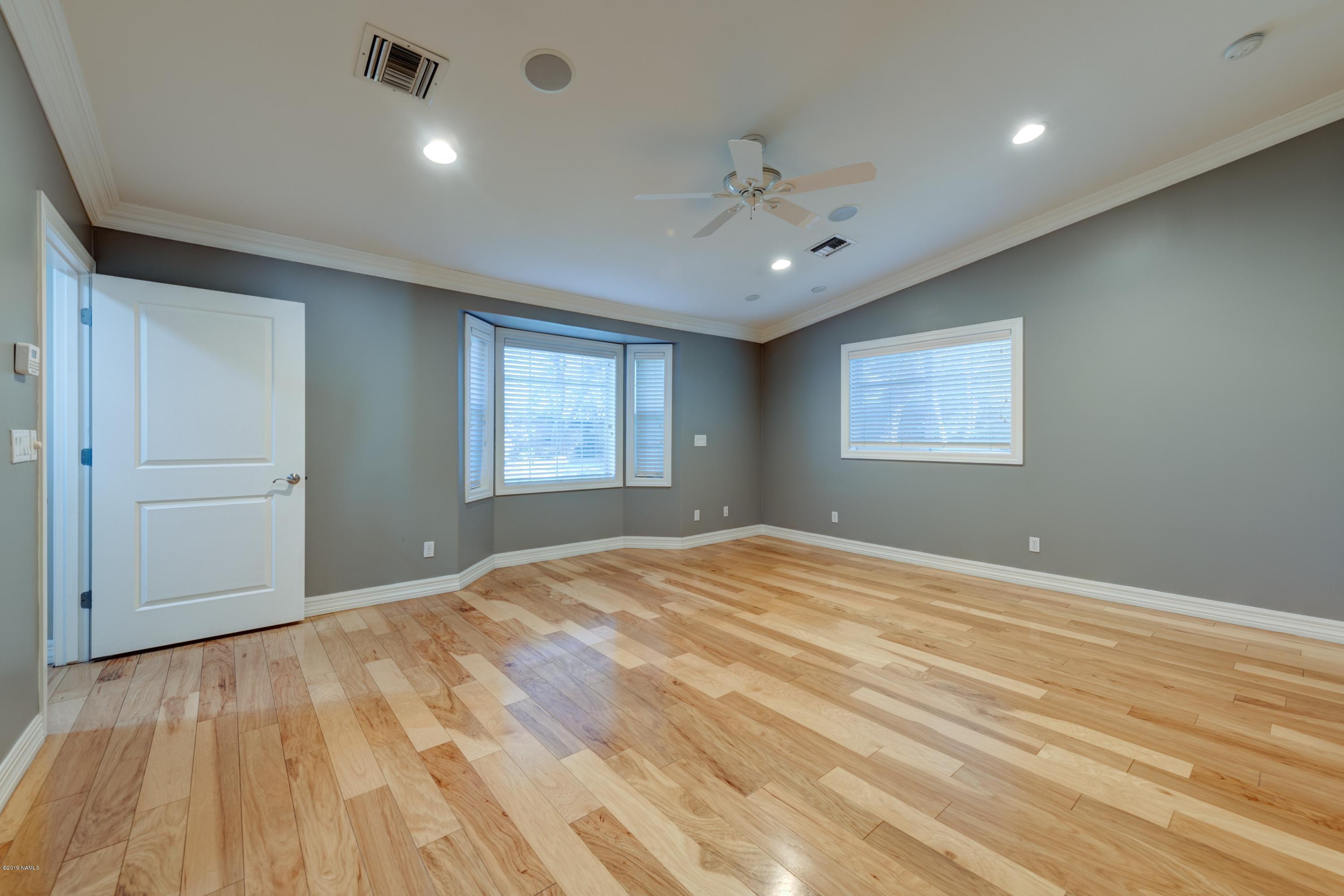 4610 East Cheery Lynn Road Phoenix, AZ 85018 - Photo 16 of 39 043_Master Suite II