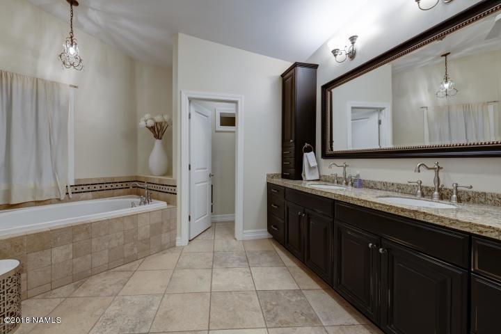 4610 East Cheery Lynn Road Phoenix, AZ 85018 - Photo 19 of 39 16