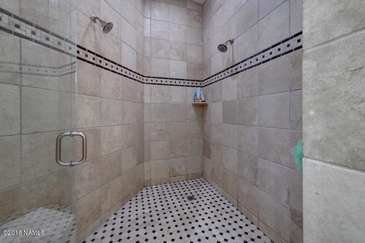 4610 East Cheery Lynn Road Phoenix, AZ 85018 - Photo 20 of 39 17
