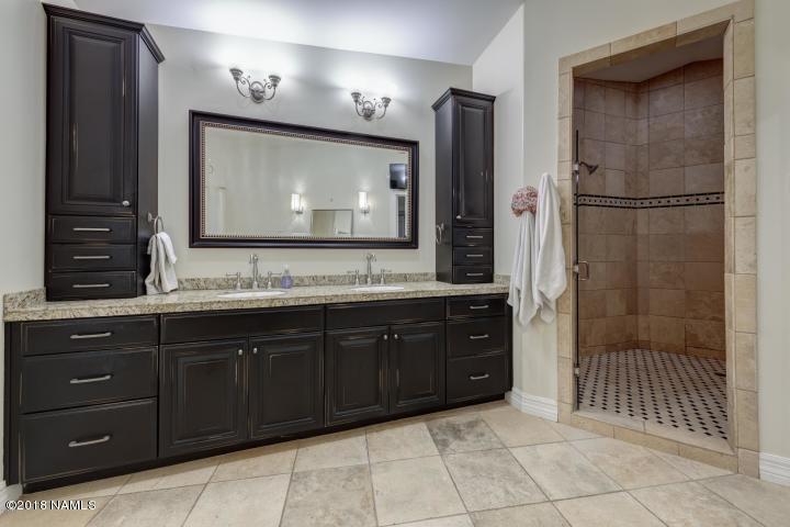 4610 East Cheery Lynn Road Phoenix, AZ 85018 - Photo 21 of 39 18