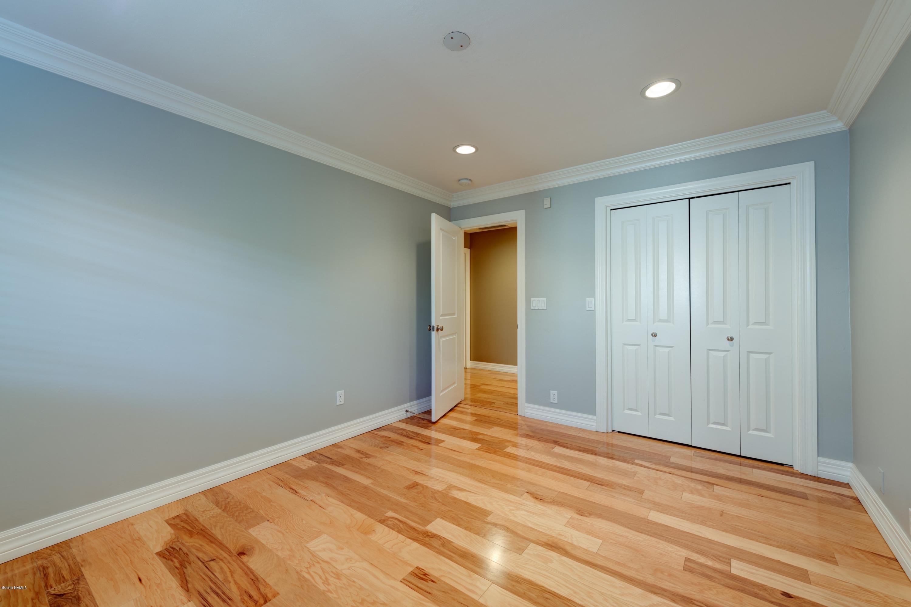 4610 East Cheery Lynn Road Phoenix, AZ 85018 - Photo 29 of 39 049_Third Bedroom II