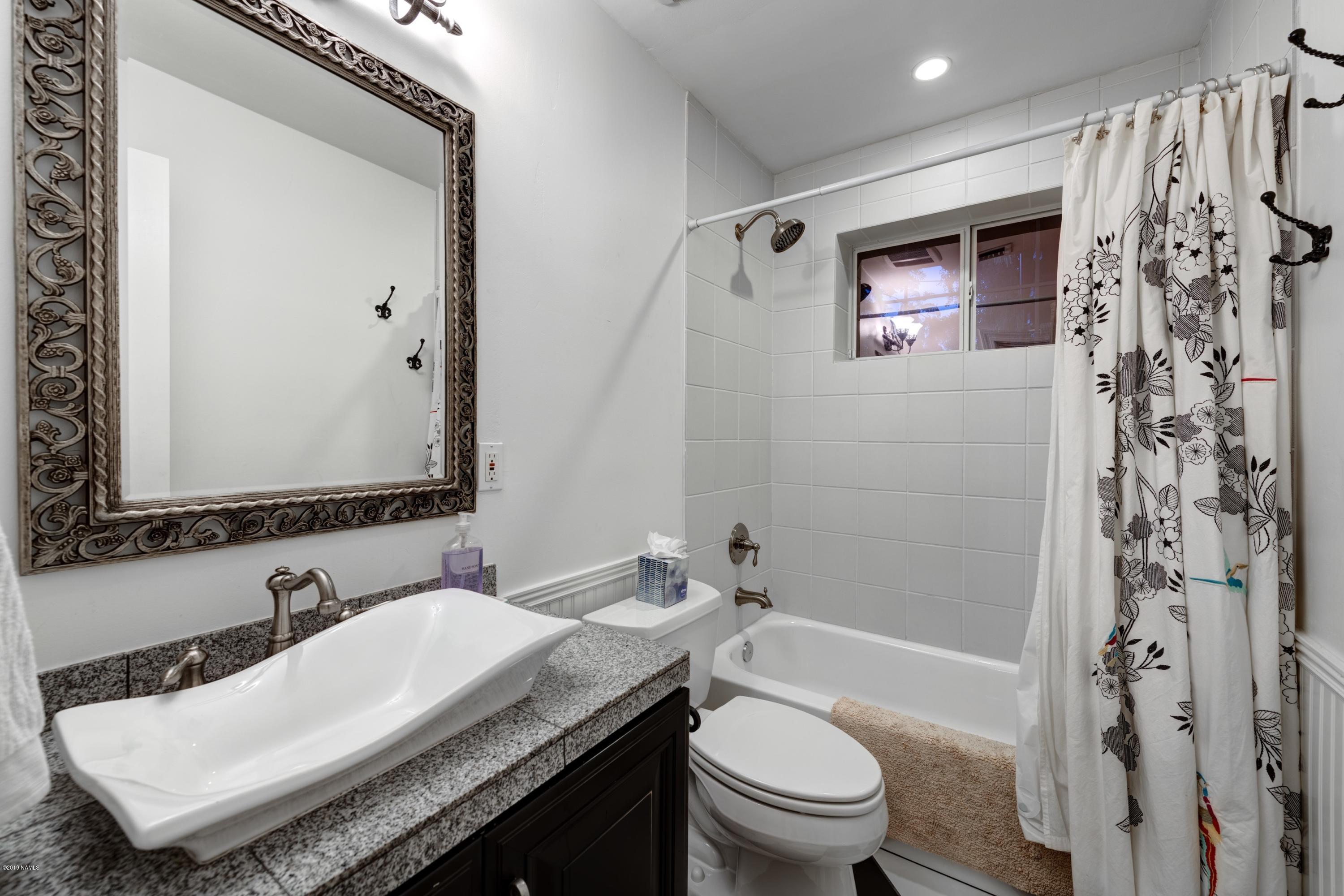 4610 East Cheery Lynn Road Phoenix, AZ 85018 - Photo 31 of 39 023_Full Bath