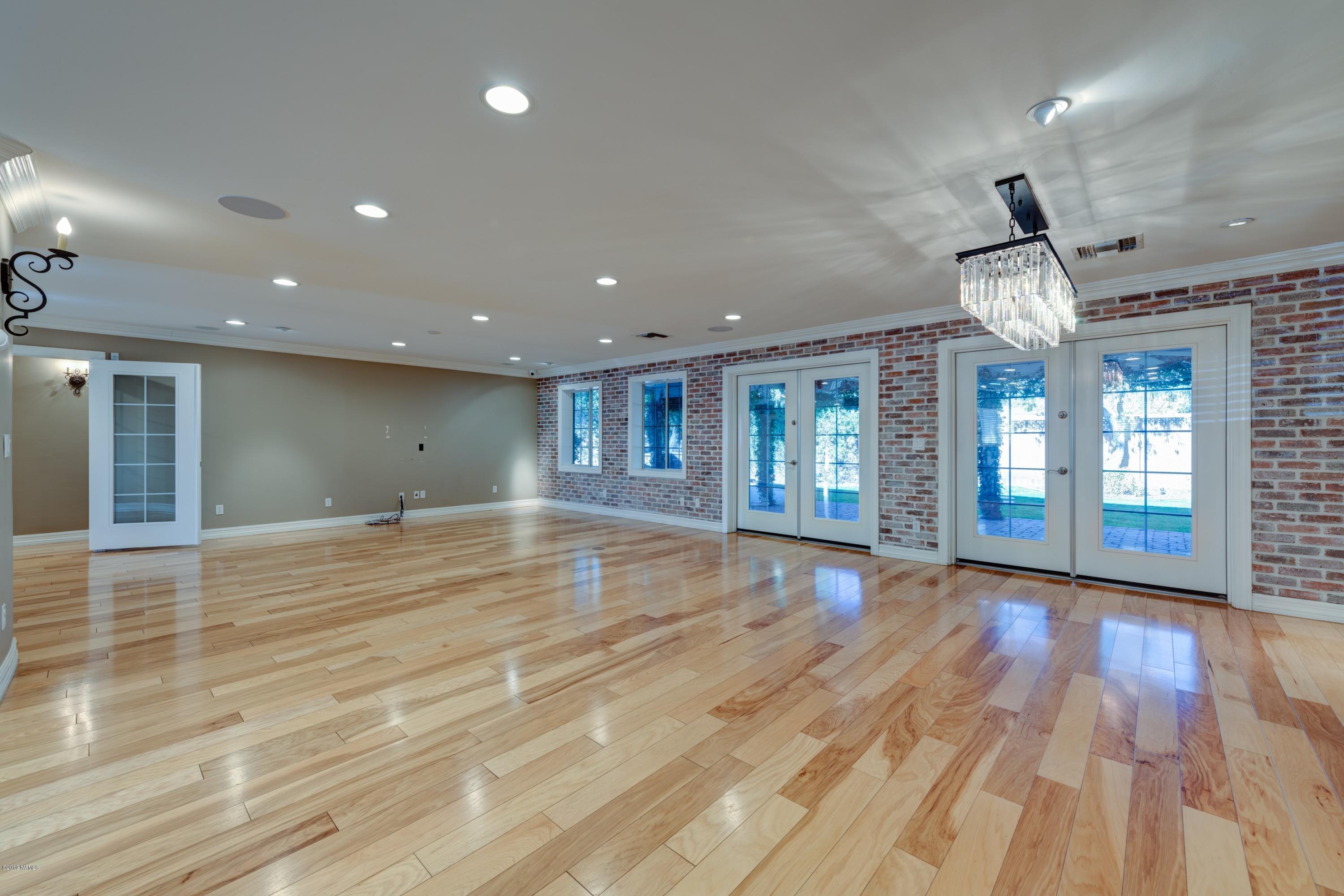 037_Dining & Living Room