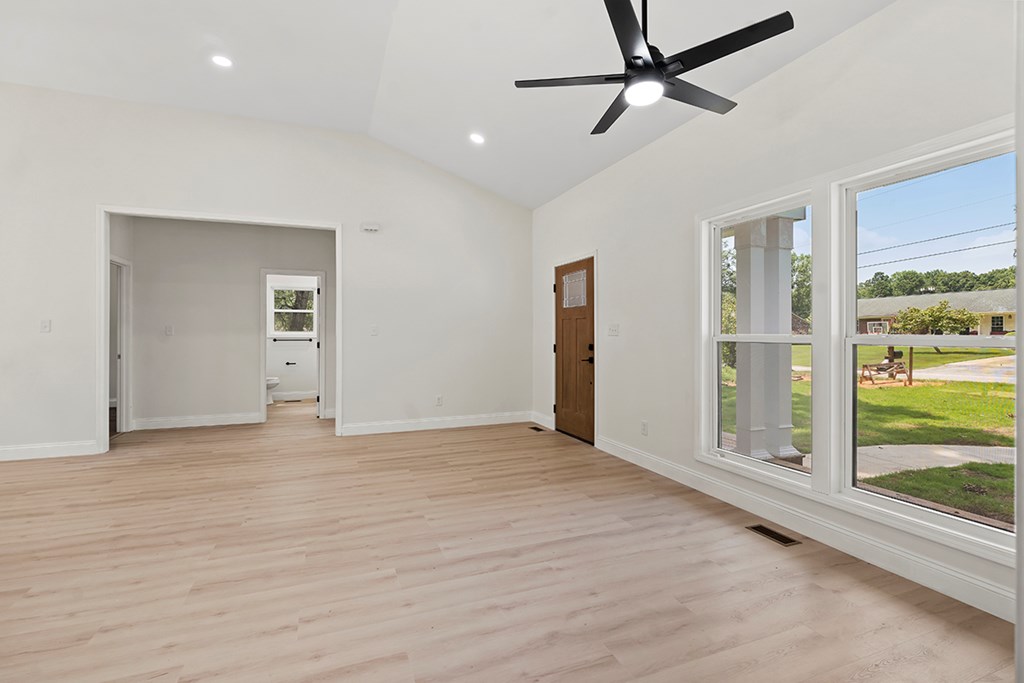111 Greenbriar Road Greenwood, SC 29649 - Photo 5 of 20 Gallery Image 5