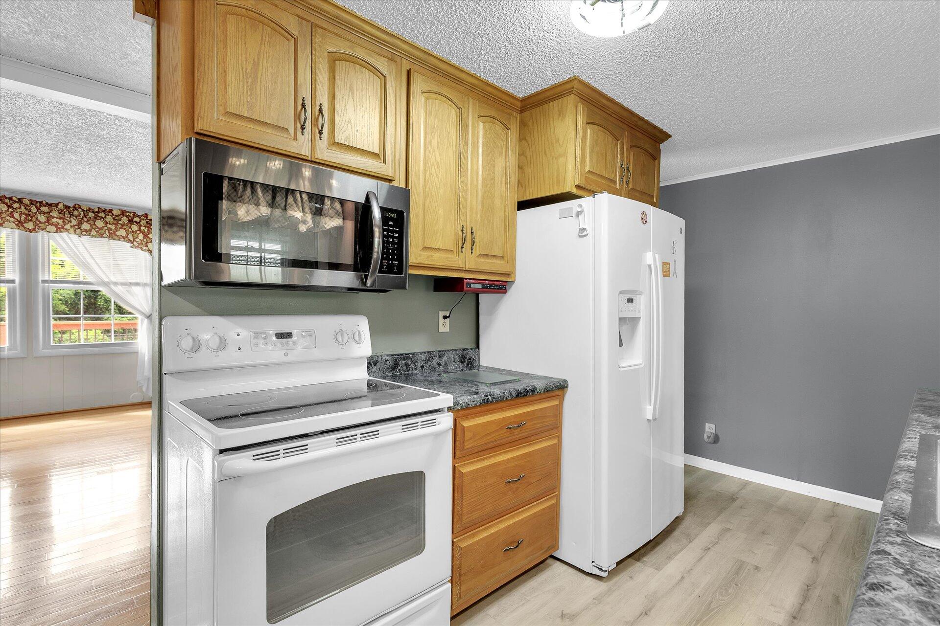 2515 Springwood Road Fincastle, VA 24090 - Photo 12 of 37 13-2515 Springwood Rd_13