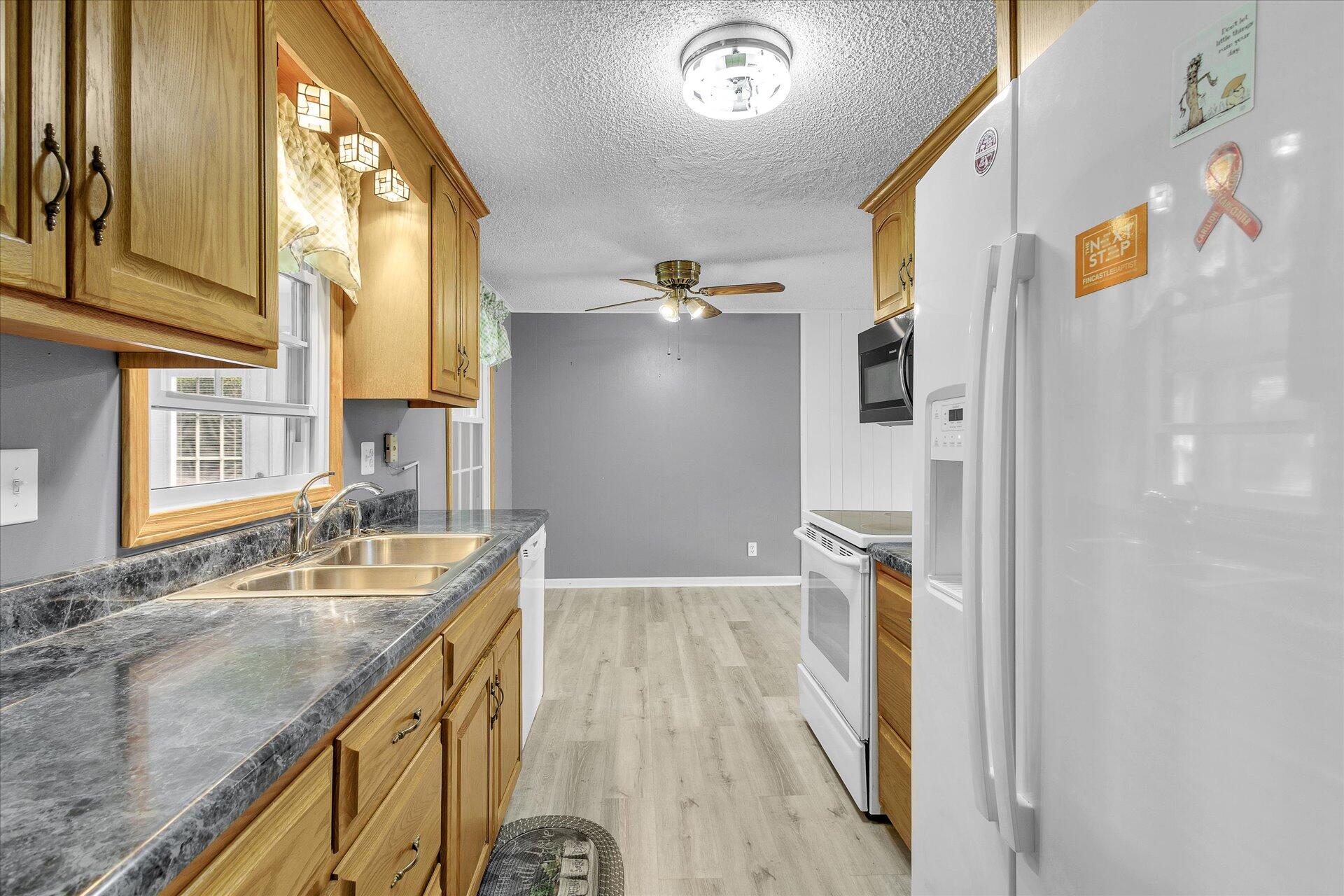 2515 Springwood Road Fincastle, VA 24090 - Photo 13 of 37 14-2515 Springwood Rd_14