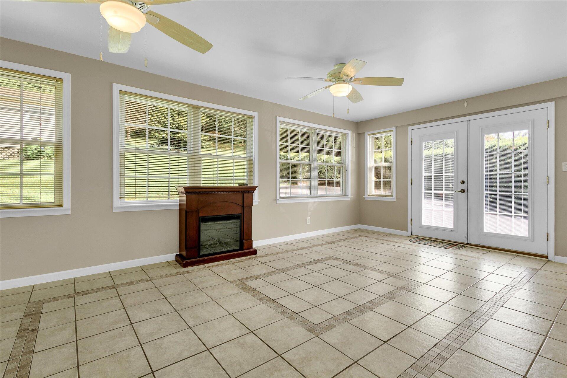 2515 Springwood Road Fincastle, VA 24090 - Photo 14 of 37 15-2515 Springwood Rd_15