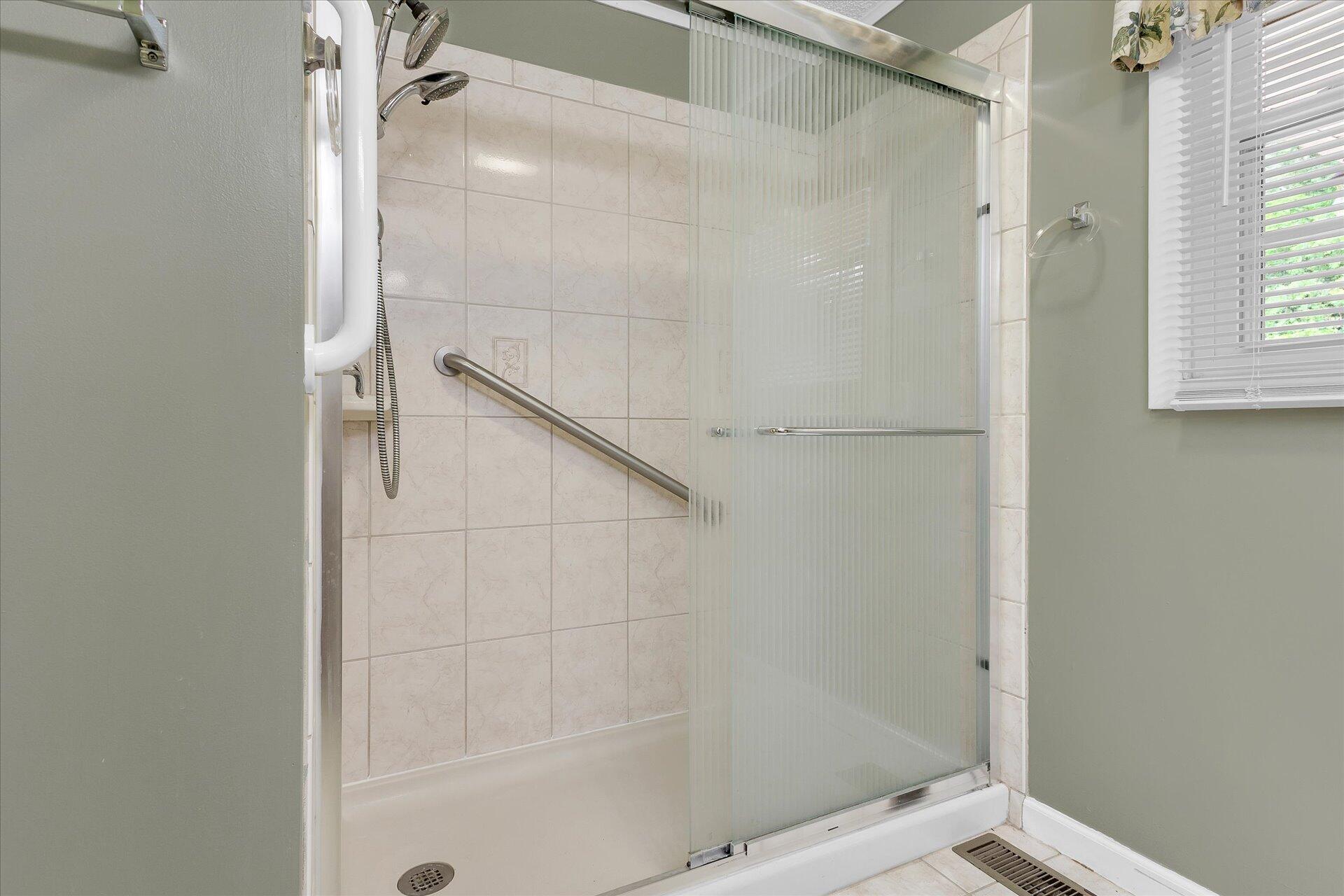 2515 Springwood Road Fincastle, VA 24090 - Photo 17 of 37 18-2515 Springwood Rd_27