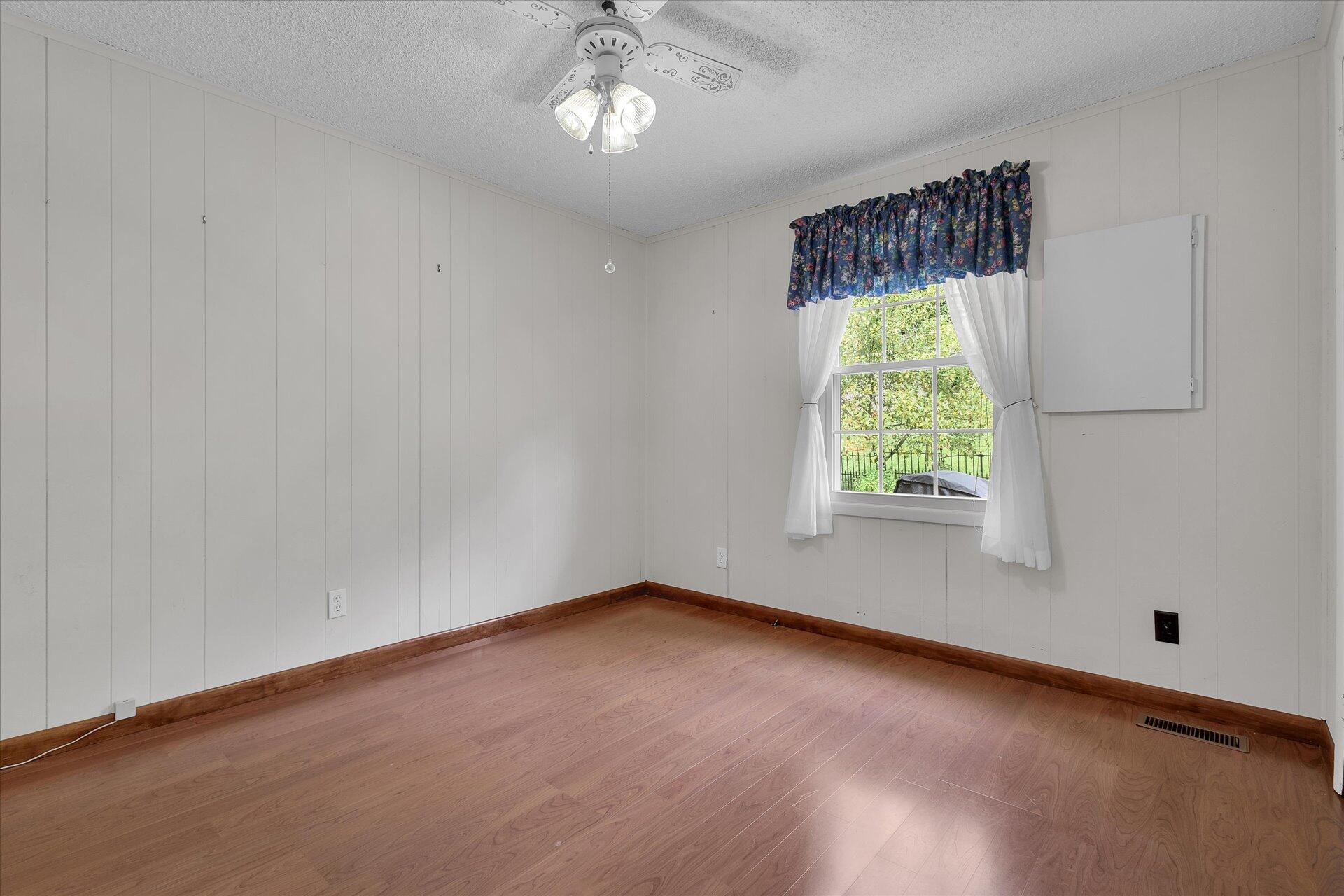 2515 Springwood Road Fincastle, VA 24090 - Photo 24 of 37 25-2515 Springwood Rd_34