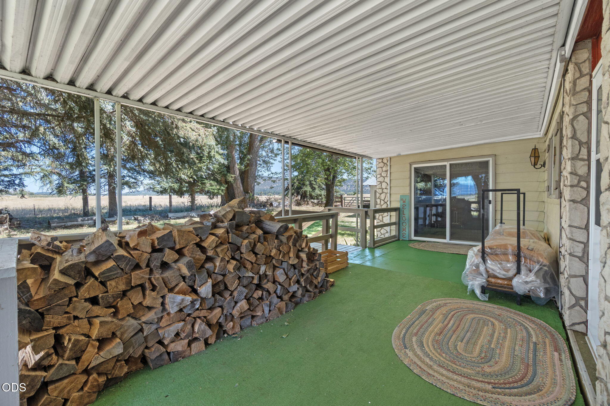 28089 Modoc Point Road Chiloquin, OR 97624 - Photo 3 of 34 Gallery Image 3