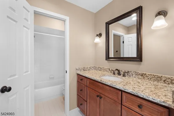 $629,999 | 90 Stone Run Road, Bedminster, NJ 07921