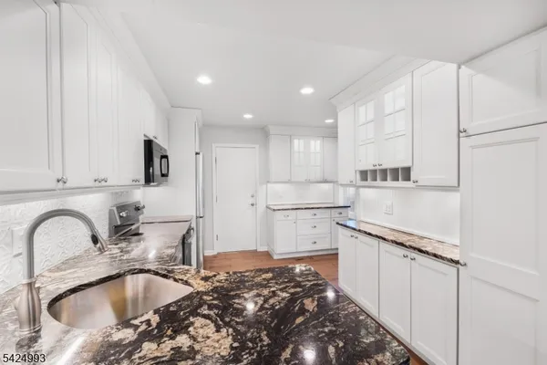 $629,999 | 90 Stone Run Road, Bedminster, NJ 07921
