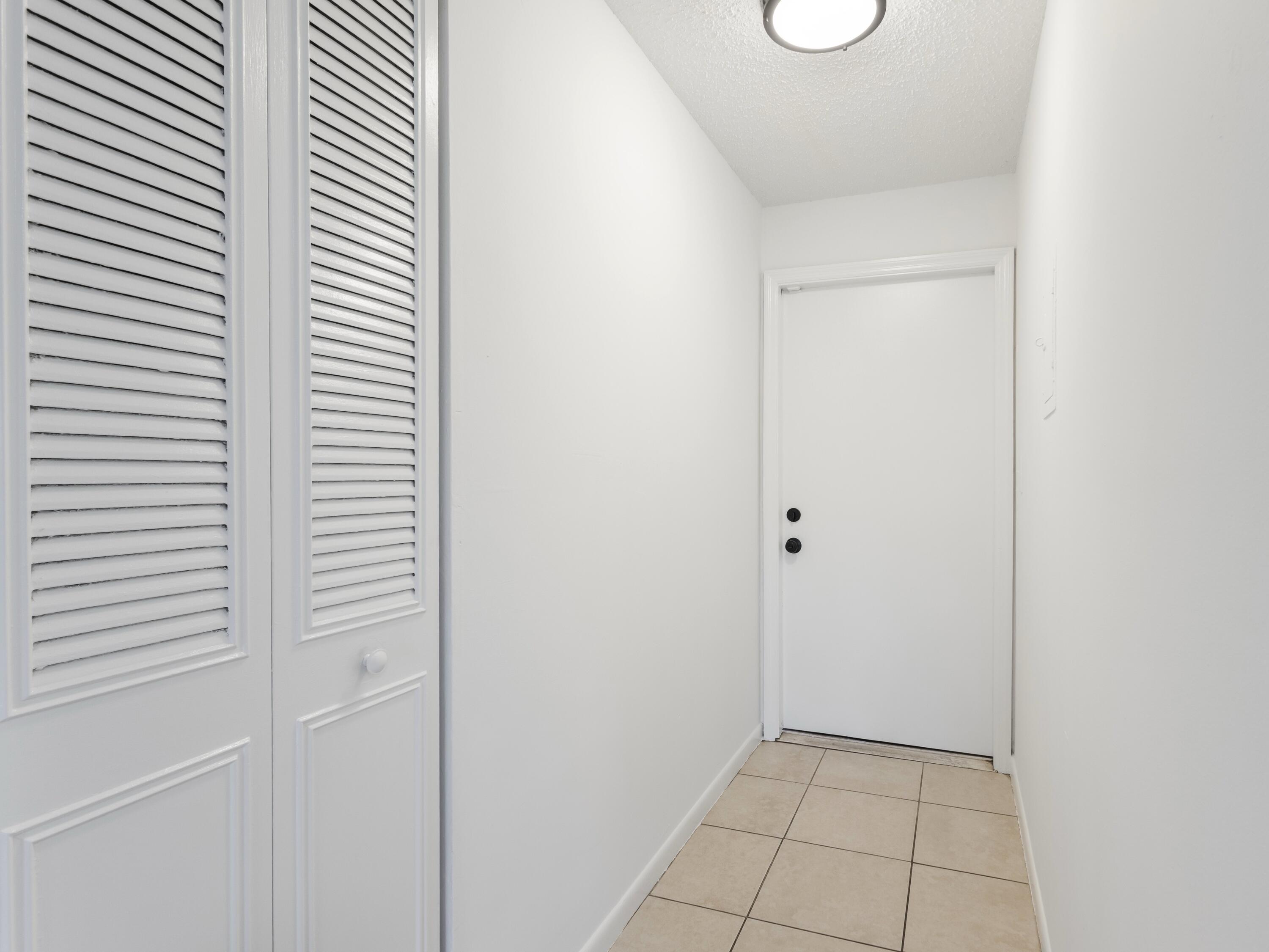 450 Southwest 2nd Avenue, Unit 2050 Boca Raton, FL 33432 - Photo 4 of 11 a view of an empty room