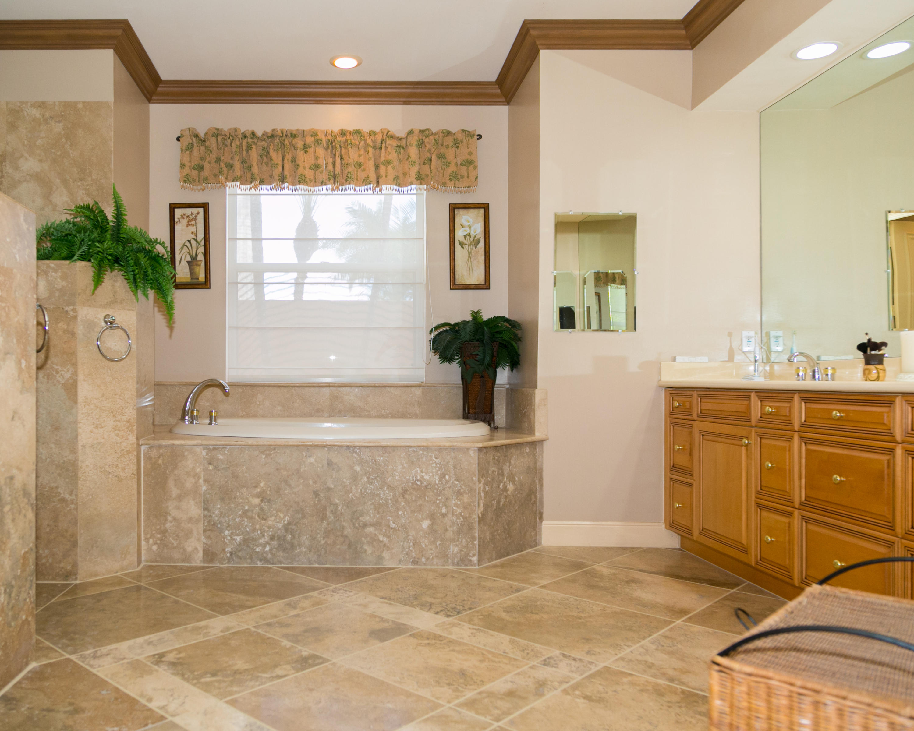 8666 Sawpine Road Delray Beach, FL 33446 - Photo 22 of 49 a view of a living room and bathroom