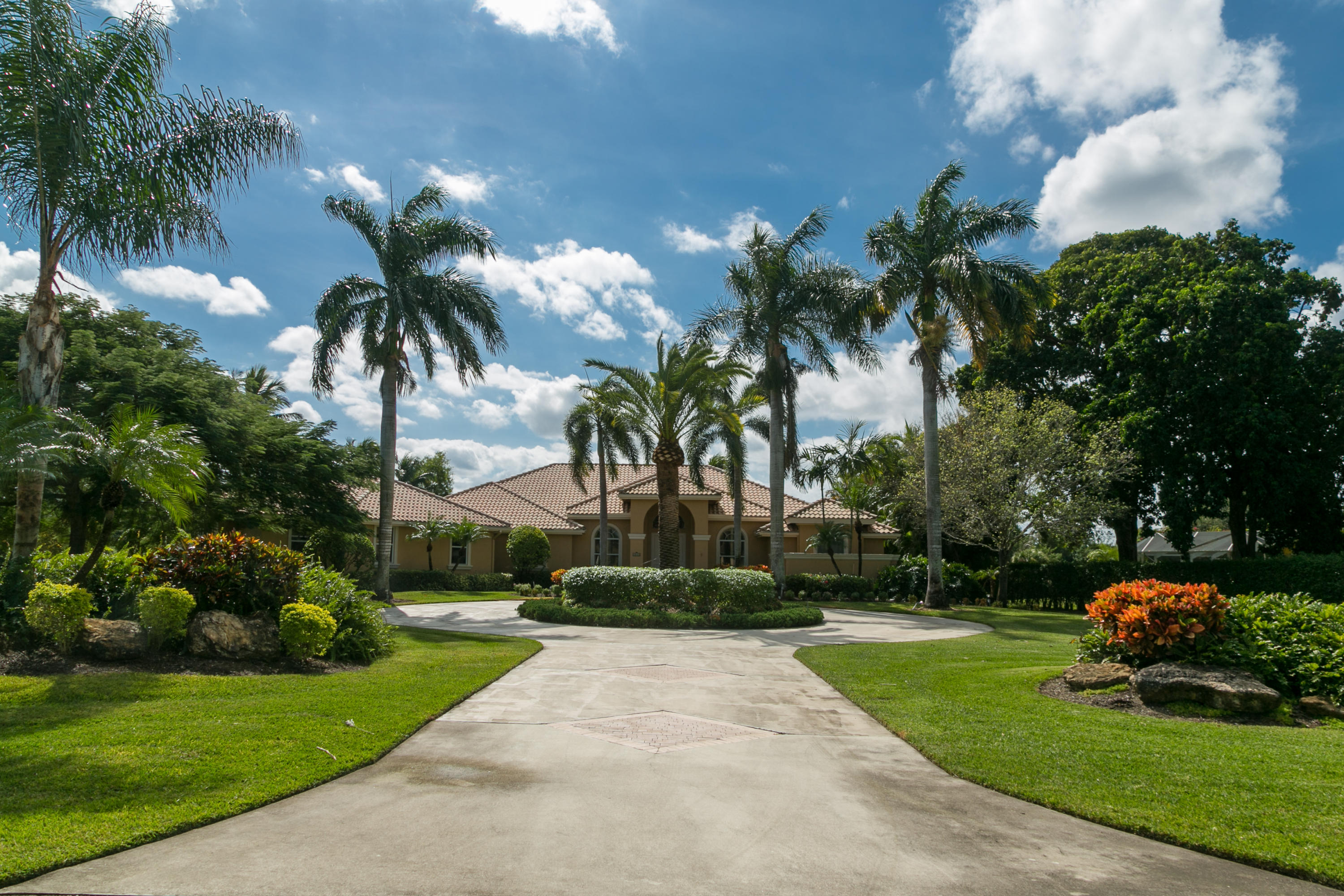 8666 Sawpine Road Delray Beach, FL 33446 - Photo 45 of 49 a view of a park with a palm trees