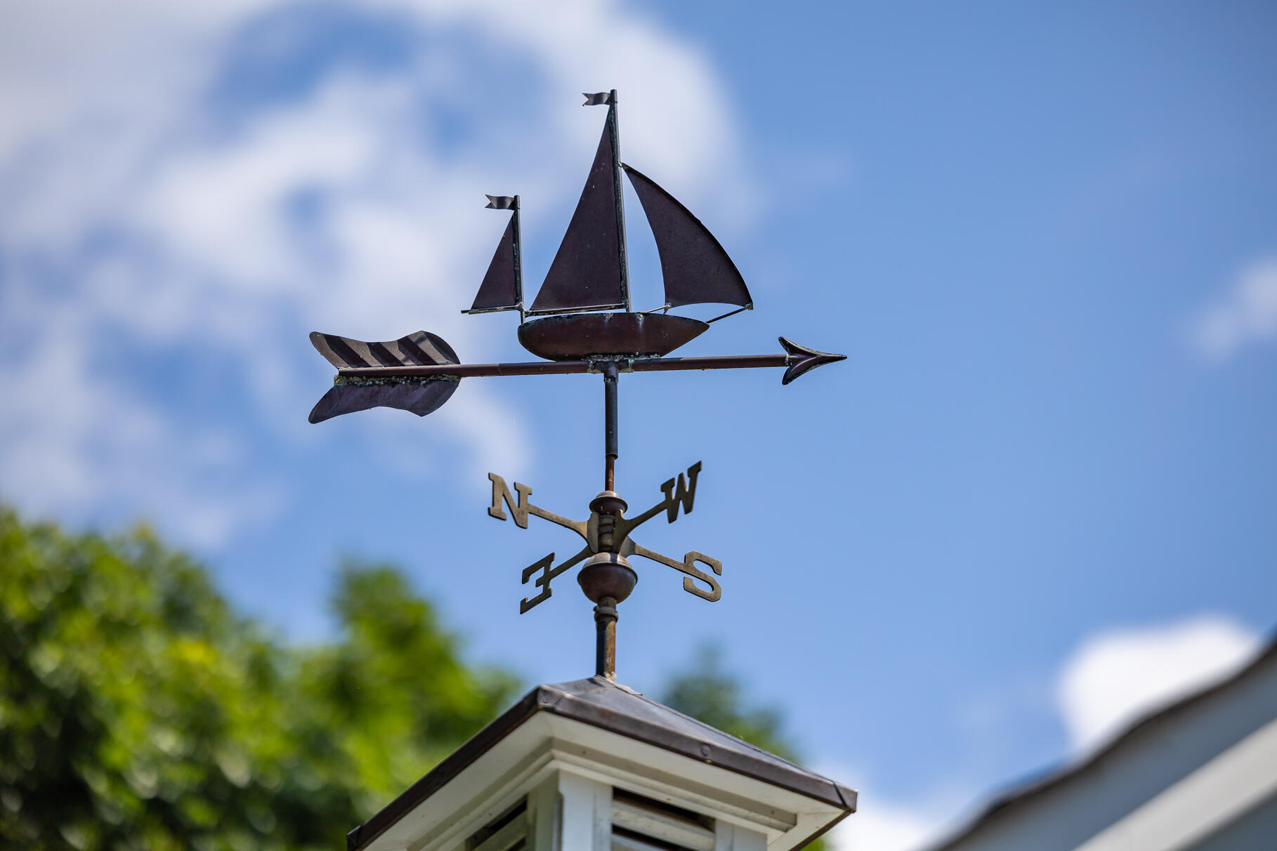 950 Massasoit Road Eastham, MA 02642 - Photo 65 of 66 a lamp in a room