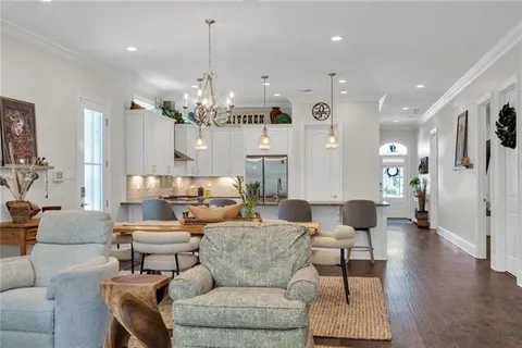 $650,000 | 9 Magnolia Place, Jefferson, LA 70121