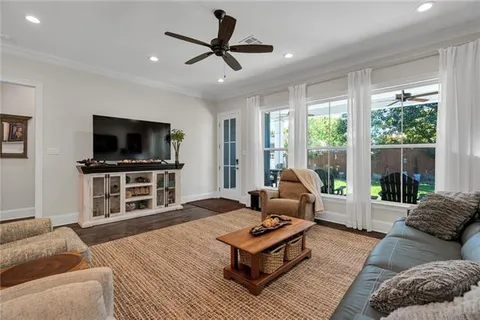 $650,000 | 9 Magnolia Place, Jefferson, LA 70121