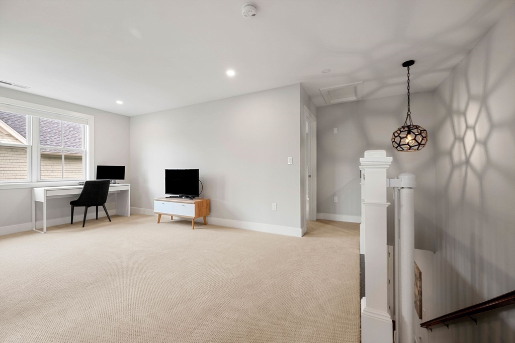 10 Fieldstone Way, Unit 10 Wellesley, MA 02482 - Photo 17 of 23