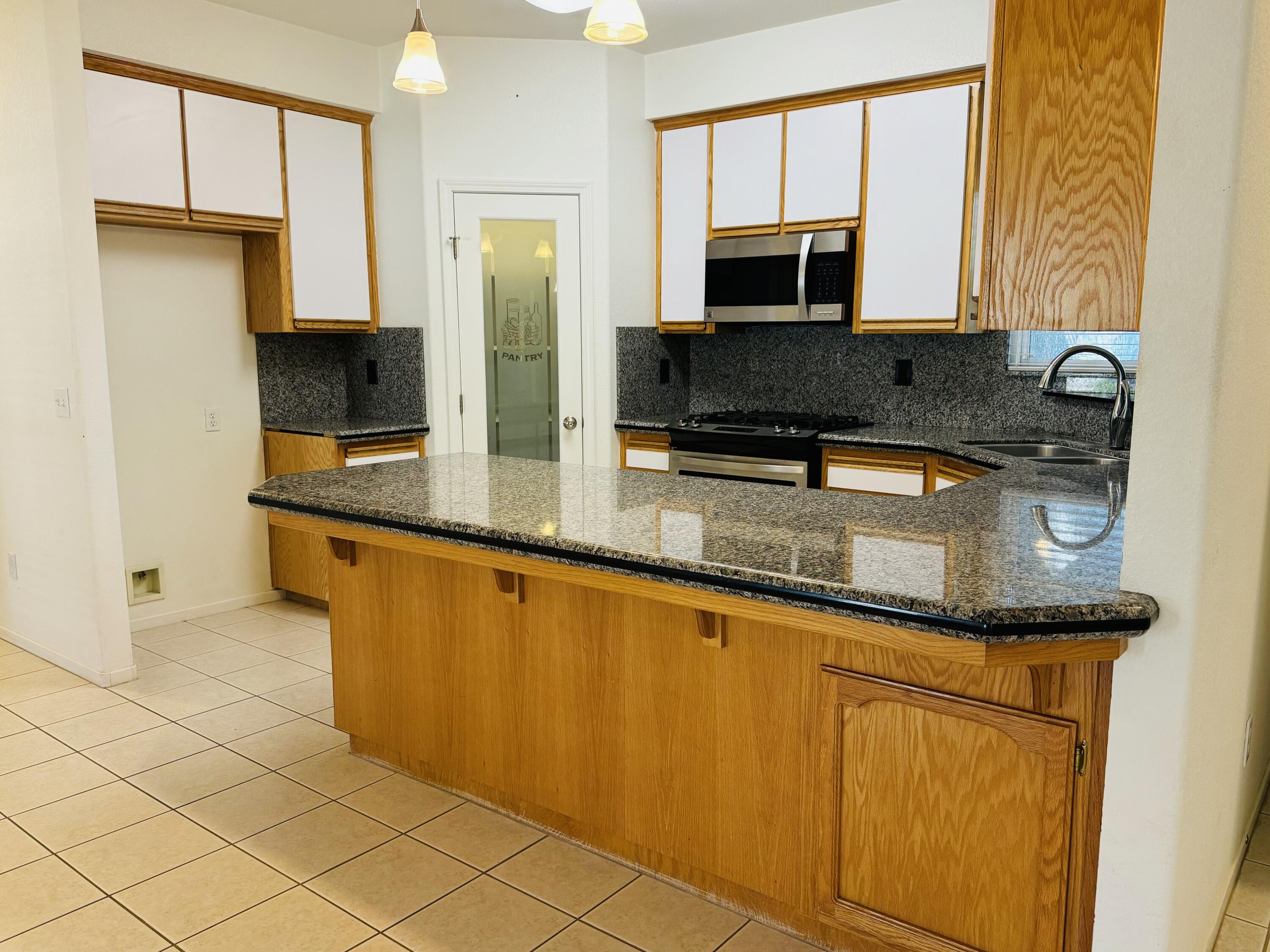 662 Leta Mae Court Exeter, CA 93221 - Photo 9 of 36 E663C065-362F-4E4A-BA95-85BEE7942F86_1_2
