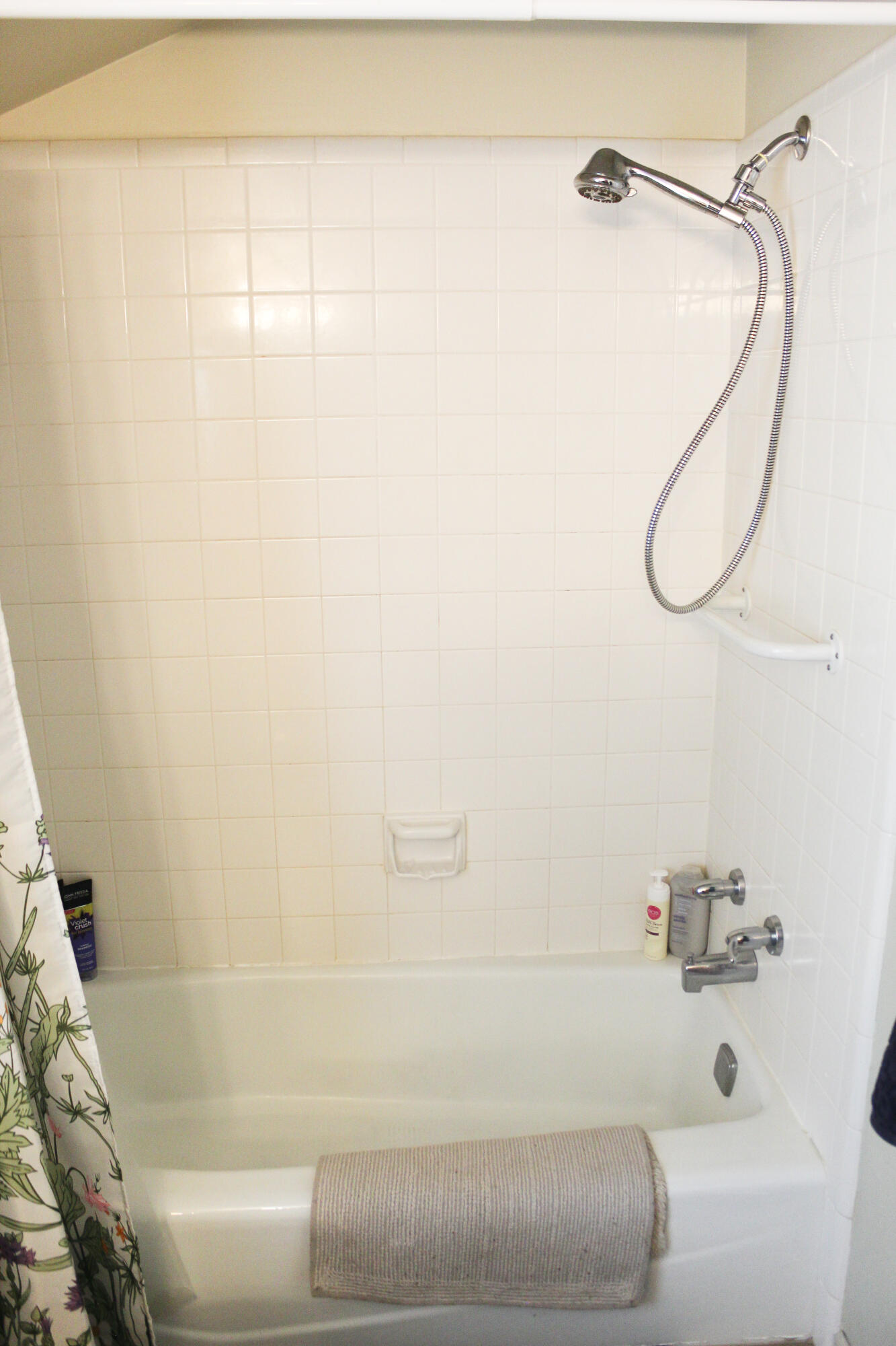 1203 Piccadilly Road Kalamazoo, MI 49006 - Photo 14 of 23 Upstairs-4