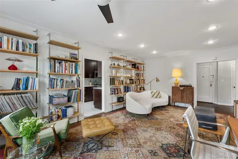 $310,000 | 280 Bronxville Road, Unit 8B, Bronxville, NY 10708