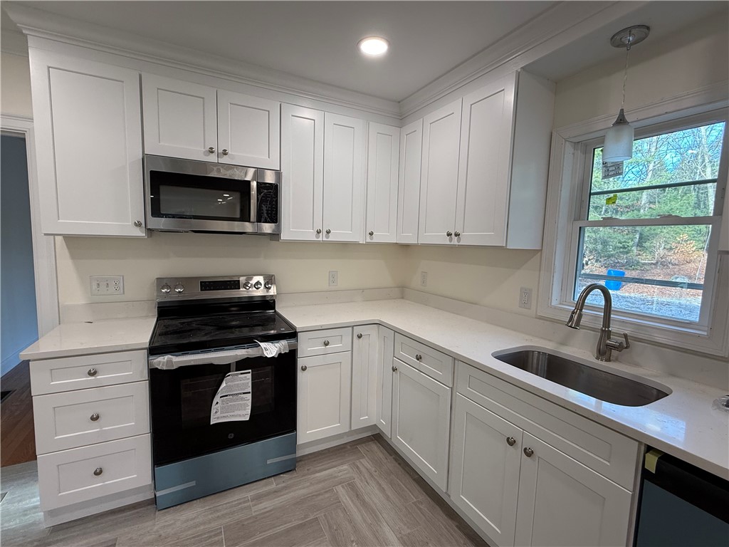 739 Victory Highway West Greenwich, RI 02817 - Photo 4 of 23