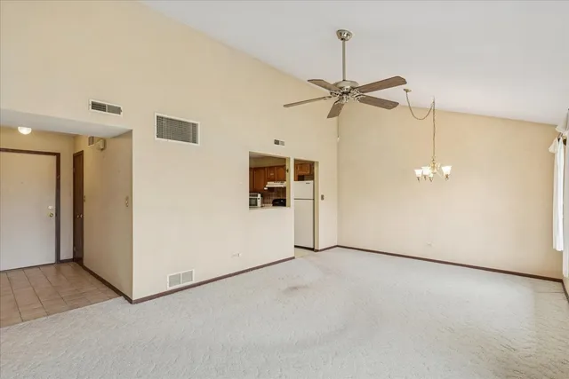 $199,900 | 419 North Thornwood Drive, Unit A, McHenry, IL 60050