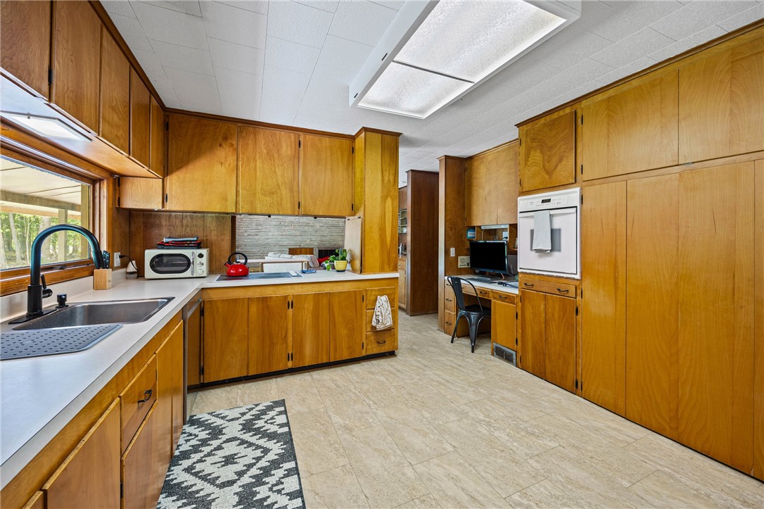 1455 Ayrault Road Perinton, NY 14450 - Photo 14 of 31