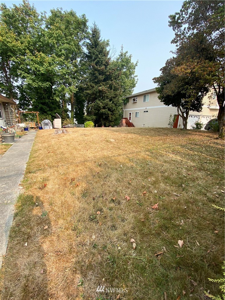 110 Hardie Avenue Southwest Renton, WA 98057 - Photo 3 of 7