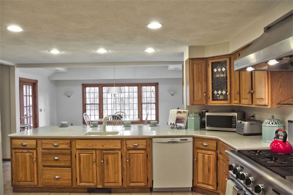62 Stock Farm Road Sudbury, MA 01776 - Photo 4 of 28 Gallery Image 4