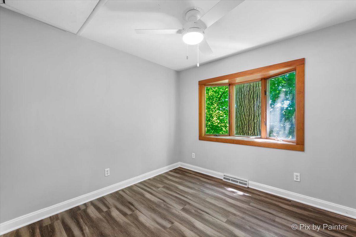 1935 Cary Road Algonquin, IL 60102 - Photo 11 of 44 Gallery Image 11