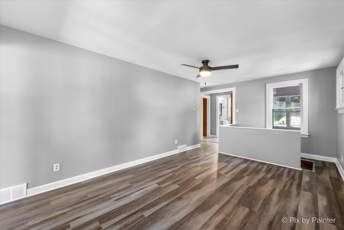1935 Cary Road Algonquin, IL 60102 - Photo 14 of 44 Gallery Image 14