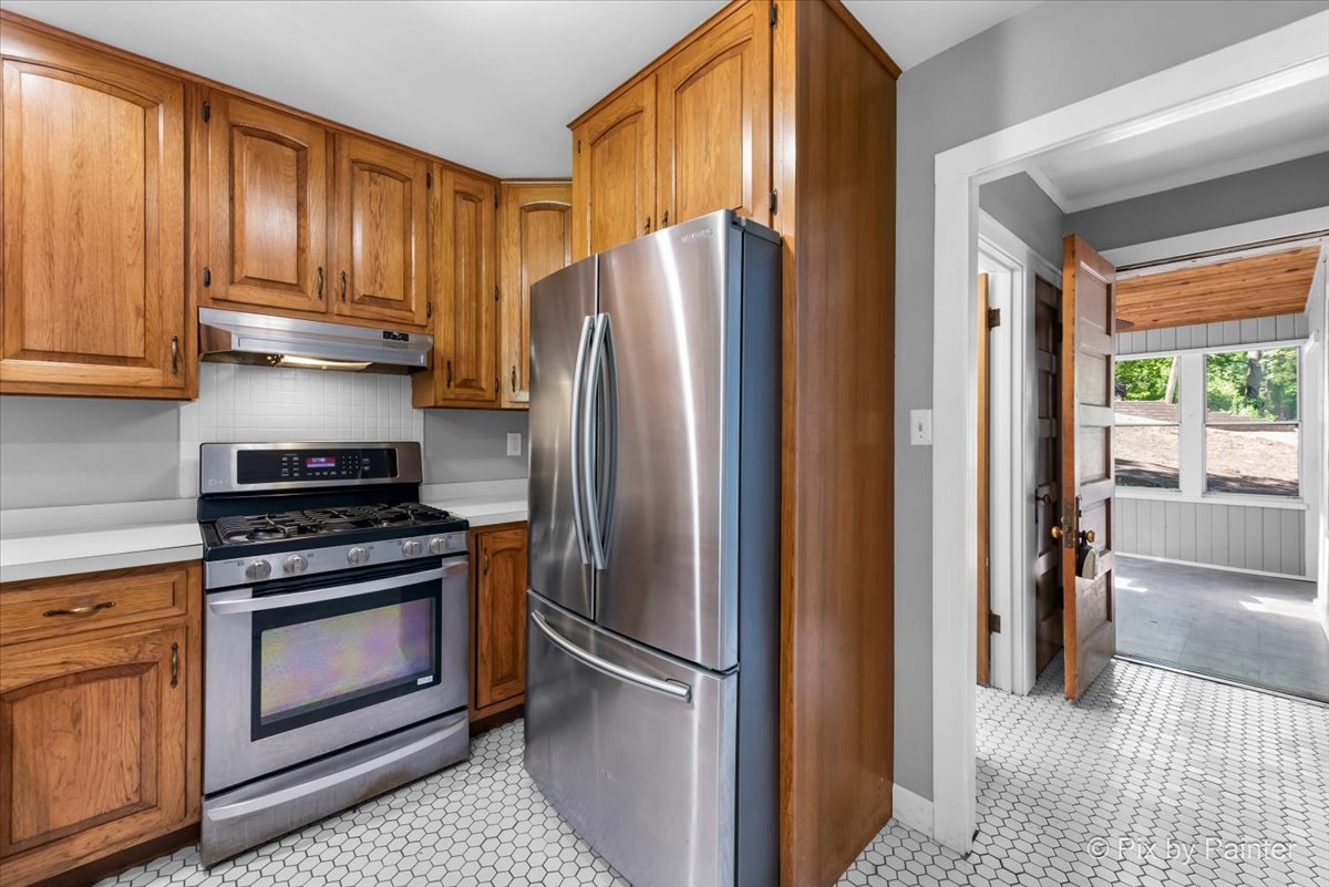 1935 Cary Road Algonquin, IL 60102 - Photo 8 of 44 Gallery Image 8