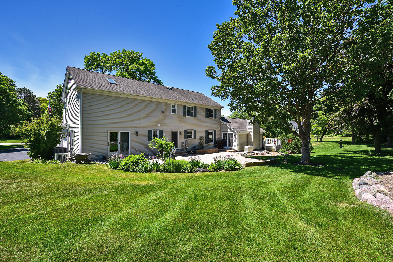 381 Grayfriars Lane Inverness, IL 60067 - Photo 29 of 37