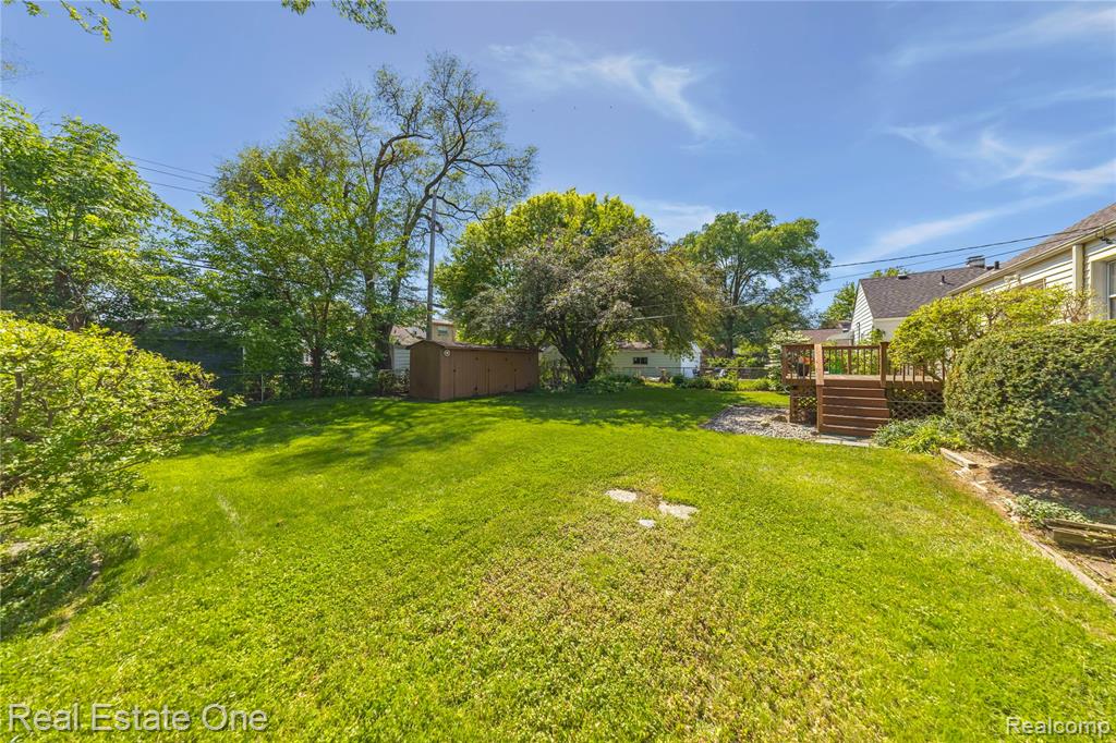 2209 Ridgemont Road Grosse Pointe Woods, MI 48236 - Photo 39 of 44