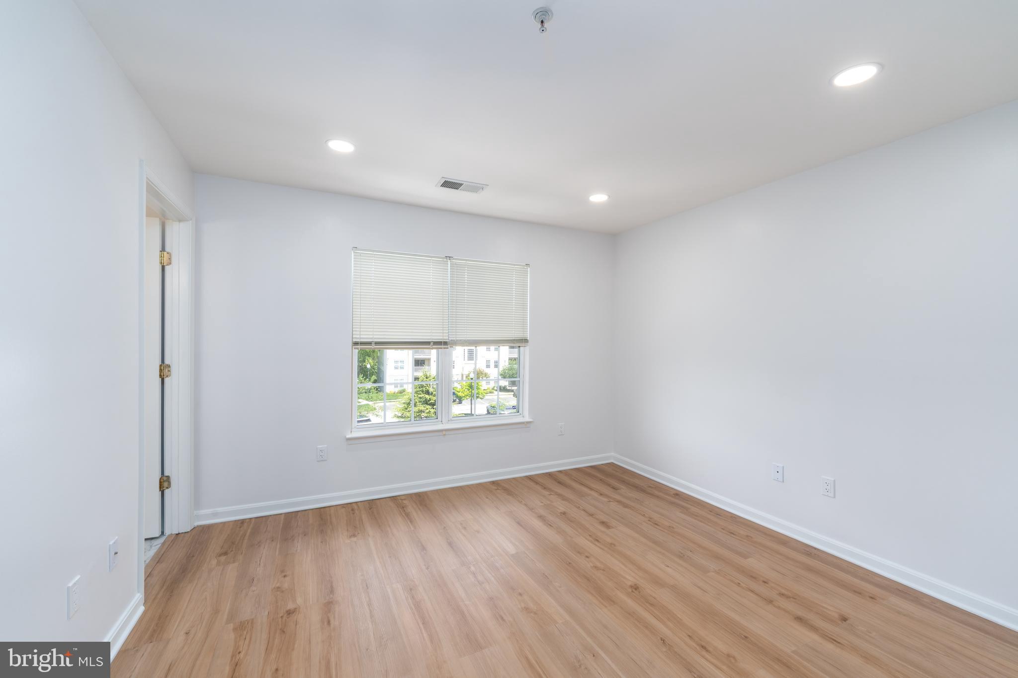 9060 Gracious End Court, Unit 301 Columbia, MD 21046 - Photo 8 of 25