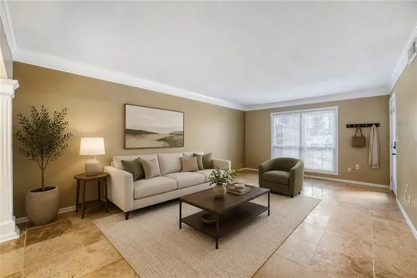$2,200 | 6851 Roswell Road, Unit M13, Atlanta, GA 30328