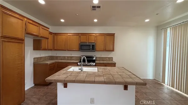 $2,600 | 27952 John F Kennedy Drive, Unit C, Moreno Valley, CA 92555