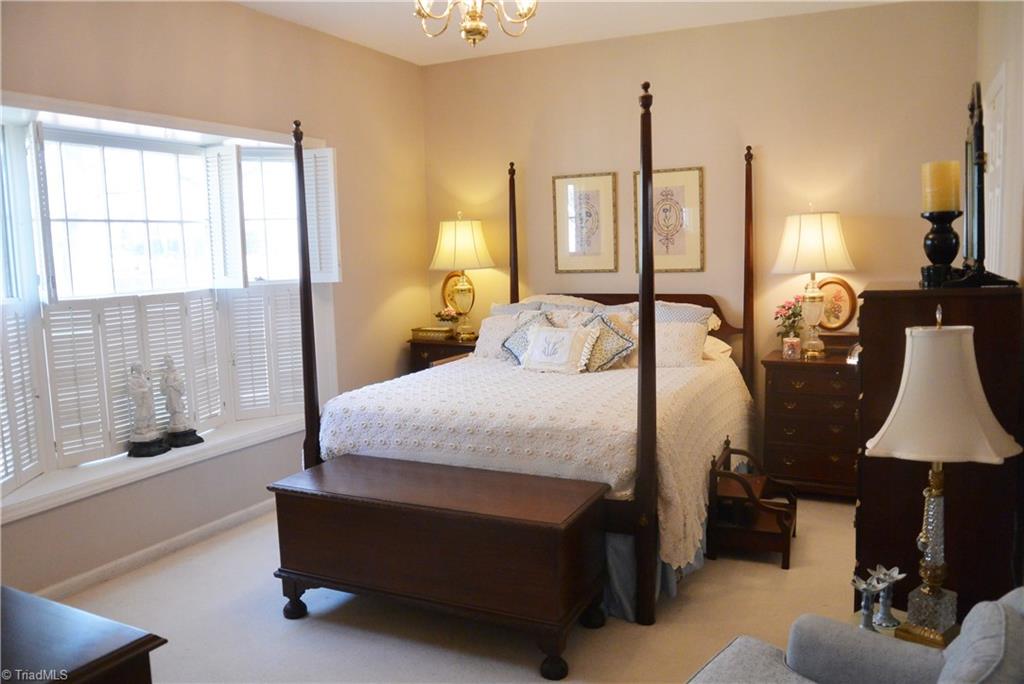 552 Lindley Road Greensboro, NC 27410 - Photo 15 of 30 Another large main floor bedroom. Full bath right next door